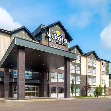 Microtel Inn & Suites By Wyndham Ред Дир Экстерьер фото